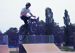 Zawody Skateboardingu w kategorii deskorolek, rolek i rowerów