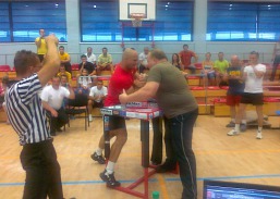 I Otwarte Mistrzostwa Ziemi Kujawskiej w Armwrestlingu - Ciechocinek 2010 - siłowaniu na ręce